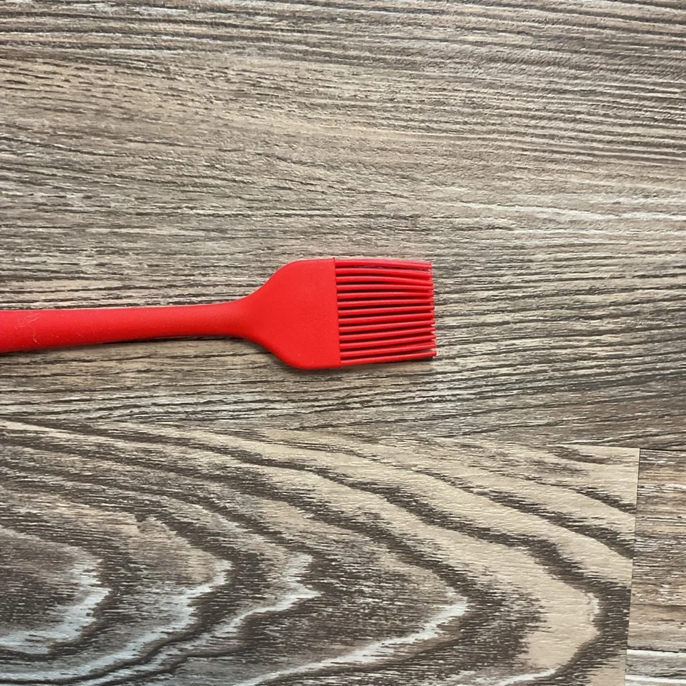 Thyme & Table 9 Piece Bread Kit, Dough Scraper and Basting Brush NWT